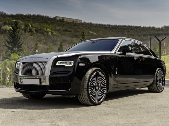 2015 Rolls-Royce Ghost I Рестайлинг (Series II), чёрный, 14500000 рублей