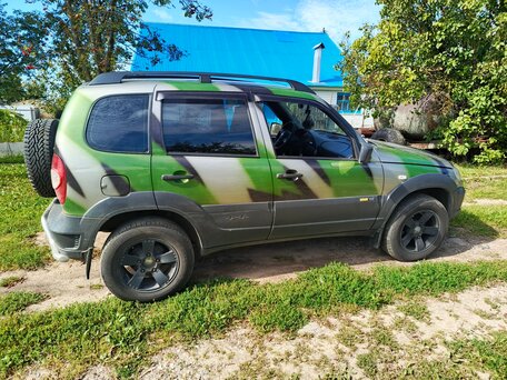 2016 Chevrolet Niva I Рестайлинг, серый, 650000 рублей, вид 2