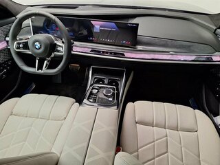 2025 BMW 7 серии 760i xDrive VII (G70), чёрный, 27000000 рублей, вид 4