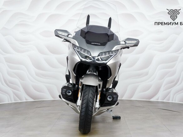 2024 Honda GL 1800 Gold Wing, серебристый, 3177000 рублей - вид 3