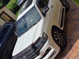 2014 Toyota Land Cruiser 200 Series Рестайлинг 1, белый, 3550000 рублей, вид 1