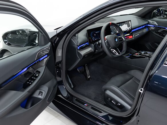 2025 BMW M5 VII (G90), синий, 21590000 рублей - вид 6