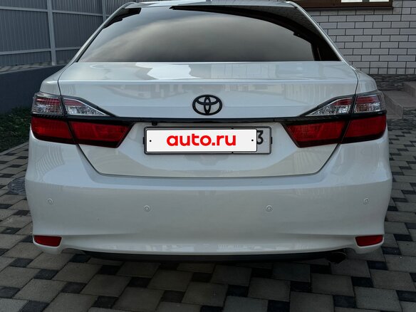 2016 Toyota Camry VII (XV50) Рестайлинг, белый, 1800000 рублей - вид 3