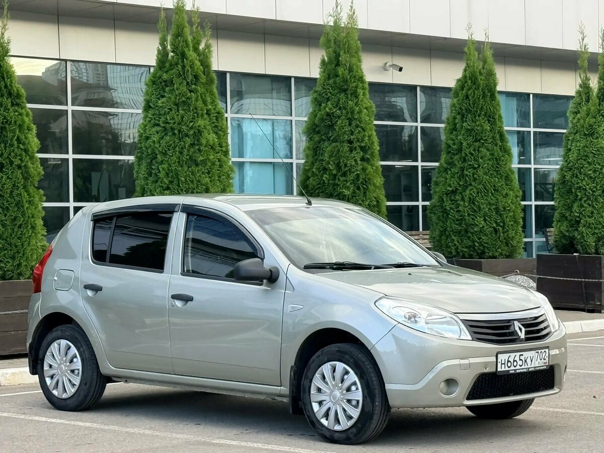 Открыть фотографии: Renault Sandero I
