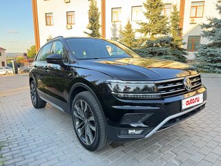 2019 Volkswagen Tiguan II, чёрный, 2820000 рублей, вид 3