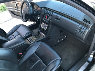2002 Mercedes-Benz E-Класс 320 II (W210, S210) Рестайлинг, чёрный, 1800000 рублей, вид 5