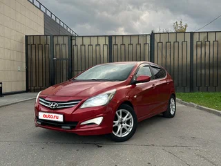2015 Hyundai Solaris I Рестайлинг, красный, 700000 рублей, вид 1