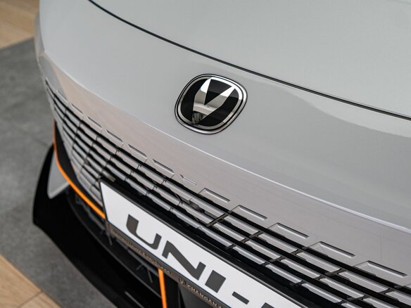 2024 Changan UNI-V I, серый, 3259900 рублей - вид 13