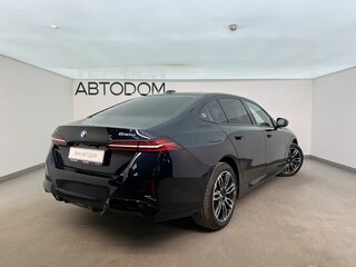 2025 BMW 5 серии Long 530Li xDrive VIII (G60/G61/G68), чёрный, 8620000 рублей, вид 4