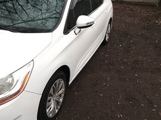 2016 Citroen C4 II, белый, 700000 рублей, вид 3