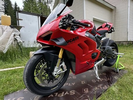 2023 Ducati Panigale V4, красный, 2680000 рублей, вид 4
