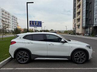 2019 BMW X2 sDrive18i I (F39), белый, 2200000 рублей, вид 2