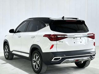 2022 Kia KX3, белый, 1470000 рублей, вид 4