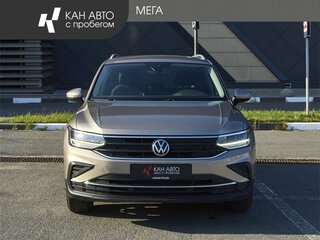 2021 Volkswagen Tiguan II Рестайлинг, коричневый, 2437000 рублей, вид 3