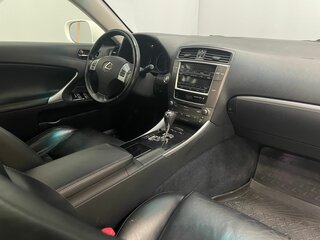 2011 Lexus IS 250 II Рестайлинг 2, белый, 1698000 рублей, вид 3