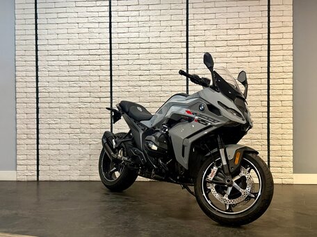 2026 BMW R 1300 RS, серый, 2957000 рублей, вид 2