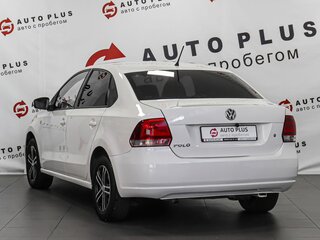 2013 Volkswagen Polo V, белый, 779000 рублей, вид 2