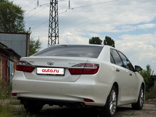 2015 Toyota Camry VII (XV50) Рестайлинг, белый, 1950000 рублей, вид 4