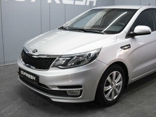 2015 Kia Rio III Рестайлинг, серебристый, 1050000 рублей, вид 5