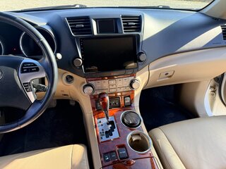 2011 Toyota Highlander II (XU40) Рестайлинг, белый, 2700000 рублей, вид 5