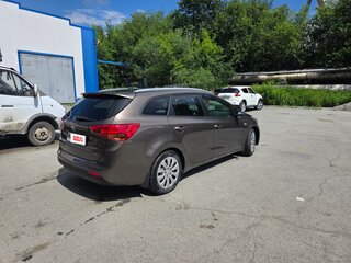 2017 Kia Ceed II Рестайлинг, коричневый, 910000 рублей, вид 5