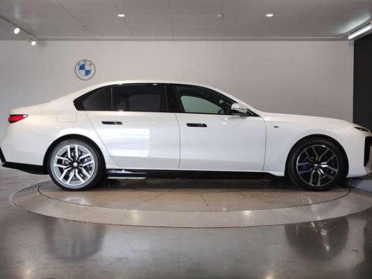 2026 BMW i7 eDrive50 I (G70), белый - вид 7