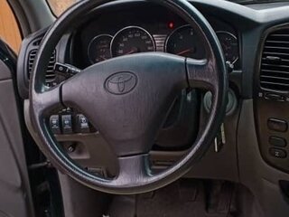 2005 Toyota Land Cruiser 105 100 Series Рестайлинг 1, зелёный, 4500000 рублей, вид 5