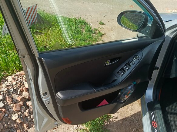 2011 Hyundai Elantra IV (HD), серебристый, 650000 рублей - вид 12