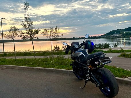 2020 Yamaha MT-09 (FZ-09), серый, 940000 рублей, вид 4