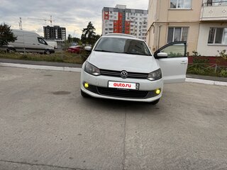 2014 Volkswagen Polo V, белый, 370000 рублей, вид 2