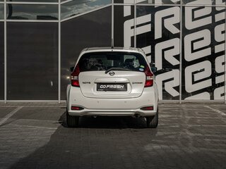 2018 Nissan Note e-Power II Рестайлинг, белый, 1150000 рублей, вид 4