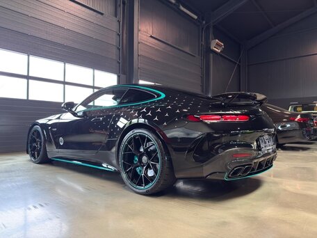 2025 Mercedes-Benz AMG GT 63 Pro II, чёрный, 42000000 рублей, вид 4