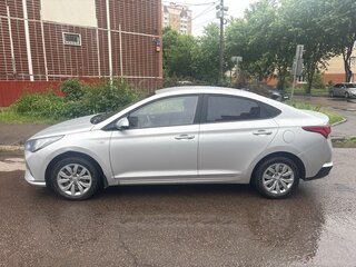 2021 Hyundai Solaris II Рестайлинг, серый, 1600000 рублей, вид 2