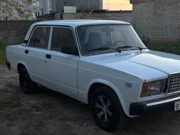 2008 Lada (ВАЗ) 2107, белый - вид 1
