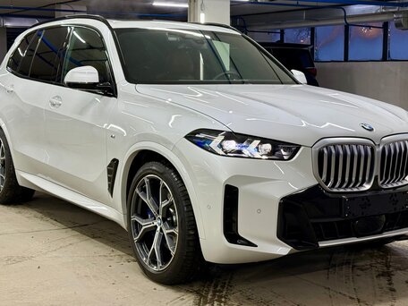 2023 BMW X5 40i IV (G05/G18) Рестайлинг, белый, 12499000 рублей, вид 3