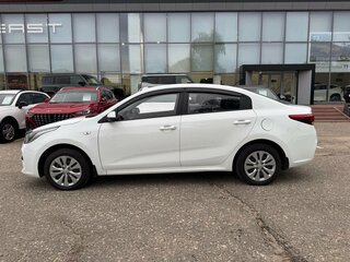 2018 Kia Rio IV, белый, 1339000 рублей, вид 4