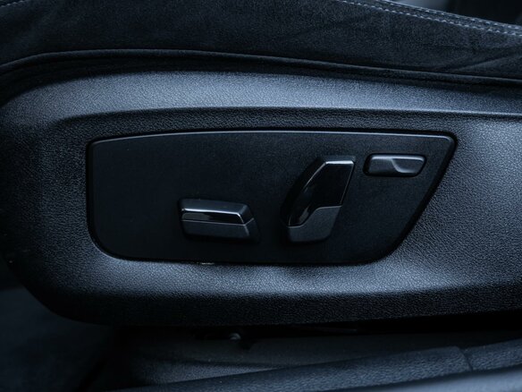 2020 BMW 5 серии 520d xDrive VII (G30/G31/G38), серый, 4030000 рублей - вид 19