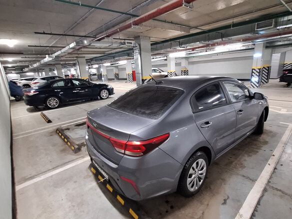 2019 Kia Rio IV, серый, 1420000 рублей - вид 4