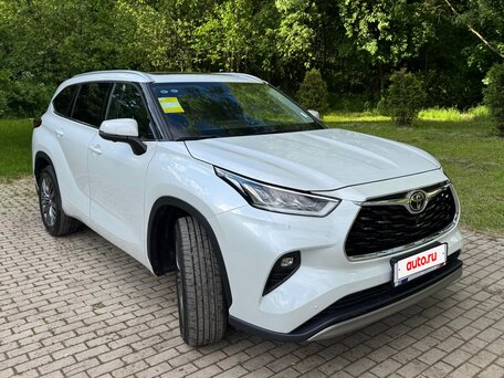 2026 Toyota Highlander IV (XU70), белый, вид 2