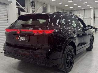 2026 Volkswagen Tiguan L Pro III (China Market), чёрный, 4869000 рублей, вид 4