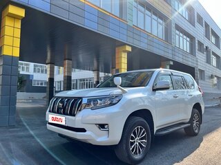 2020 Toyota Land Cruiser Prado 150 Series Рестайлинг 2, белый, 4600000 рублей, вид 4