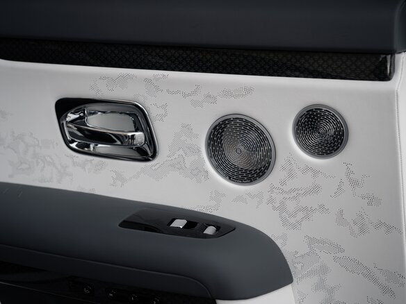 2026 Rolls-Royce Ghost Black Badge II Рестайлинг (Series II), серый, 58900000 рублей - вид 37