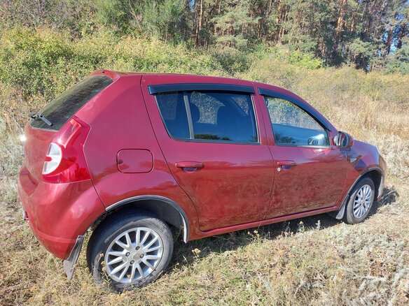 2011 Renault Sandero I, красный, 470000 рублей - вид 3