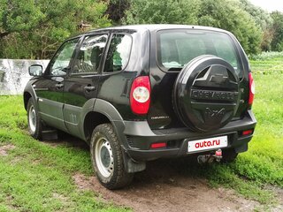 2016 Chevrolet Niva I Рестайлинг, чёрный, 700000 рублей, вид 3