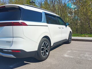 2021 Kia Carnival IV, белый, 4400000 рублей, вид 3