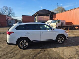 2019 Mitsubishi Outlander III Рестайлинг 3, белый, 1950000 рублей, вид 5
