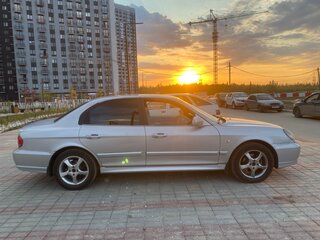 2005 Hyundai Sonata ТагАЗ IV (EF) Рестайлинг, серый, 400000 рублей, вид 4