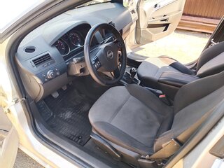 2009 Opel Astra H Рестайлинг, серебристый, 400000 рублей, вид 4