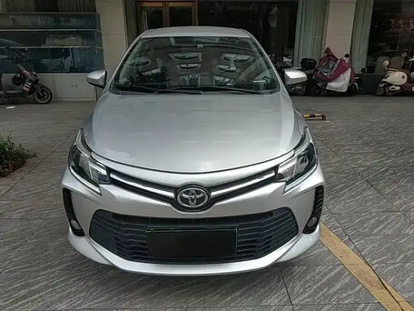 2023 Toyota Vios III Рестайлинг, серебристый, 1120040 рублей, вид 2