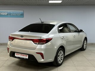 2018 Kia Rio IV, серебристый, 930000 рублей, вид 5